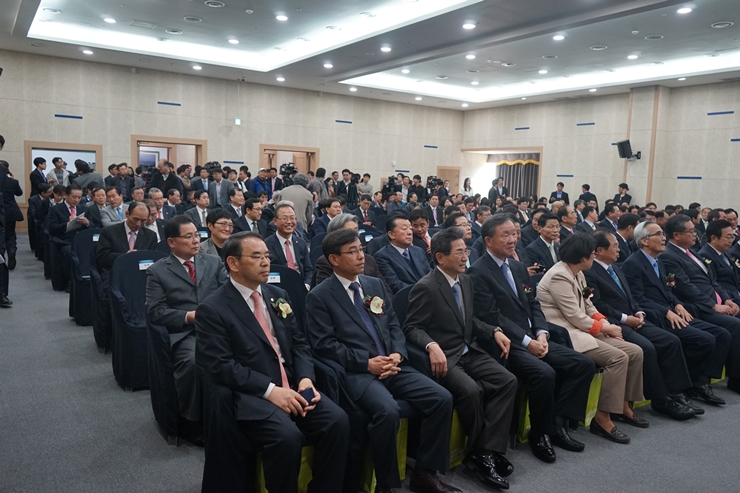 [2015.4.17] 한국해양수산개발원 부산 신청사 개원식 참석