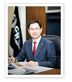 제 4 대 신현석 이사장
